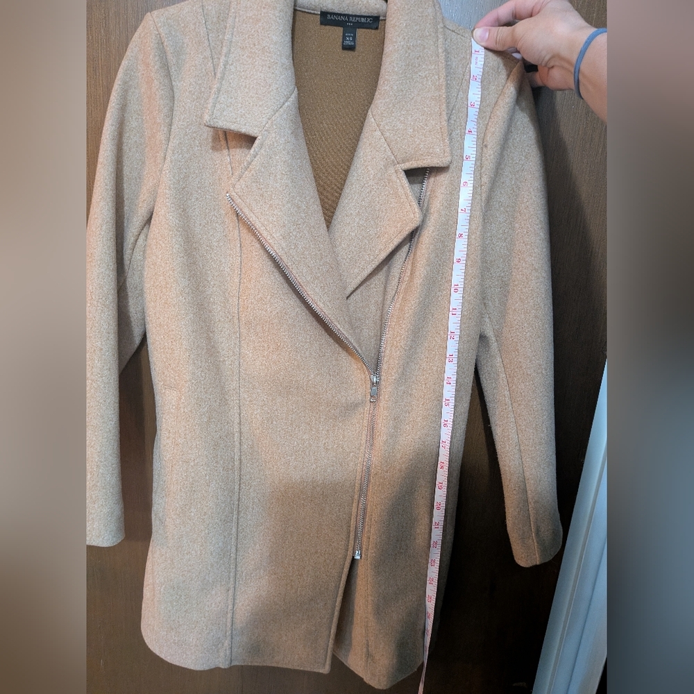 Banana Republic Tan Trench Coat - Picture 7 of 10